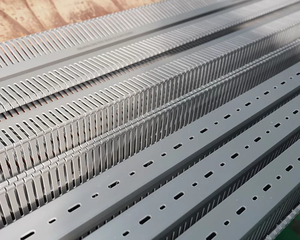 ما هو نطاق مقاومة درجة الحرارة لعلبة الكابلات المقاومة للهب PVC داخل خزانة التوزيع؟