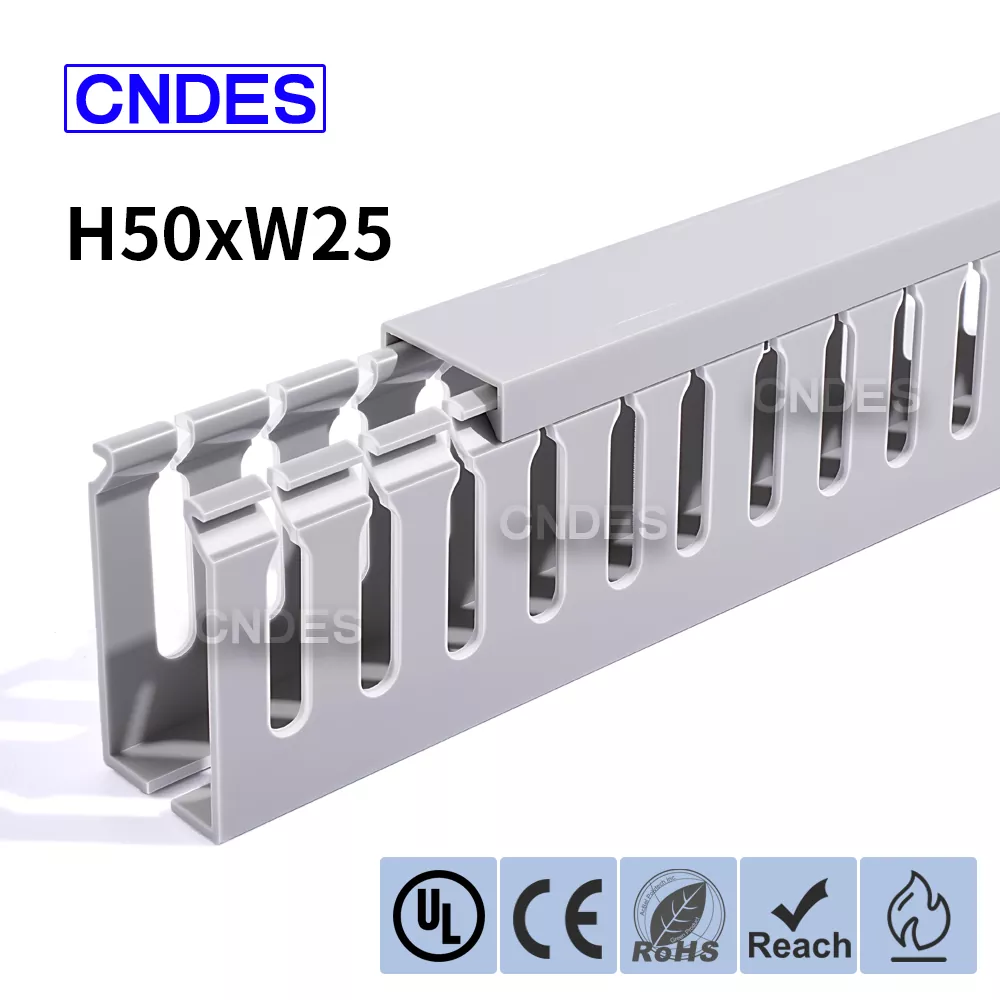 قناة خزانة كهربائية PVC مشقوقة مقاس 50 × 25 مم